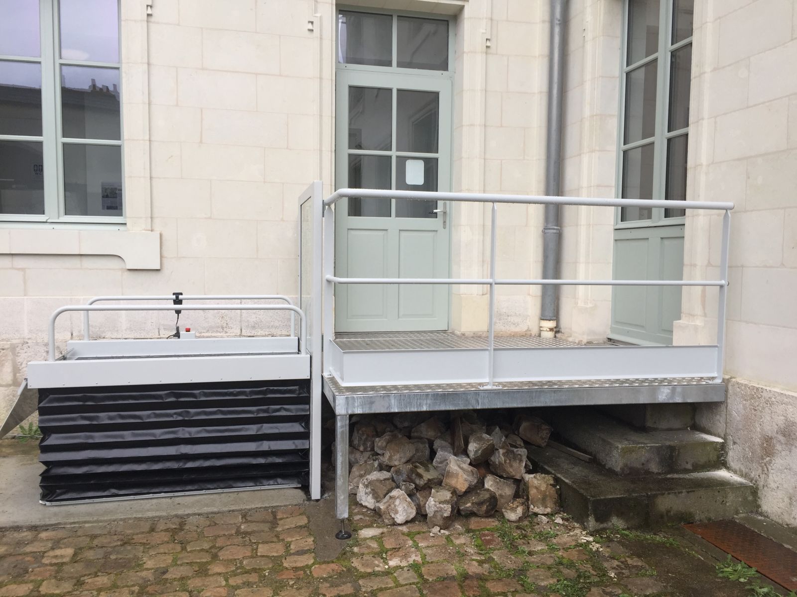 Monte escaliers Amiens 80000